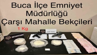Araçlarında uyuşturucu bulunan şüpheliler bekçilerin dikkati sayesinde yakalandı