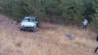 Ardahanda otomobil şarampole devrildi: 1 ölü