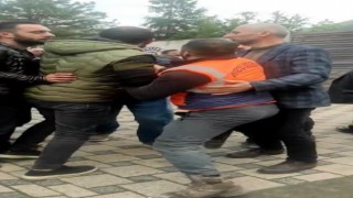 Artvinde polisi vuran zanlıyı linçten yine polis ve jandarma ekipleri kurtardı