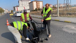 Asfalt yama çalışmaları aralıksız sürüyor