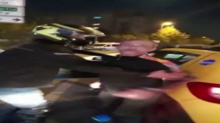 Ataşehirde taksici ve motosikletli arasında yol verme kavgası kamerada