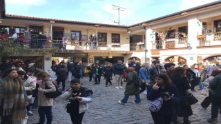 Atlıhan Çarşısında tur yoğunluğu