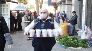 Aydın Büyükşehir Belediyesi sabahları sıcak çorba ikramına başladı