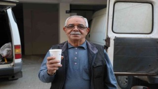 Aydın Büyükşehir Belediyesi sabahları yapılan çorba ikramı ile pazarcı esnafının içini ısıtıyor