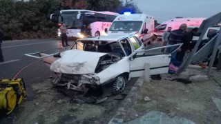 Aydında iki otomobil kafa kafaya çarpıştı: 5 yaralı