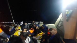 Ayvalık açıklarında 34 düzensiz göçmen kurtarıldı