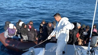 Ayvalık açıklarında 43 düzensiz göçmen kurtarıldı
