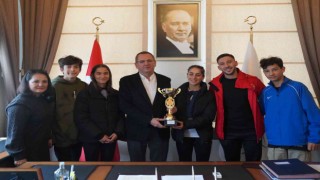Ayvalıklı atletler Türkiye Şampiyonası öncesinde buluştu