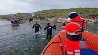 Ayvalıkta 28 göçmen Sahil Güvenlik tarafından kurtarıldı