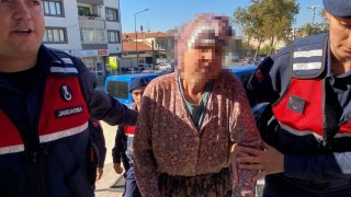 Babasını darbederek öldürdüğü ileri sürülen kadın tutuklandı