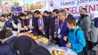 Bağcılar Belediyesi tarafından 5 ton hamsi dağıtıldı