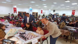 Bahçesarayda 350 öğrencinin katılımıyla ‘Satranç Şenliği
