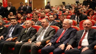 Bakan Kasapoğlu, Artvinde üniversite öğrencileriyle bir araya geldi
