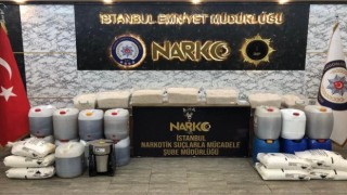 Bakan Soylu, İstanbulda yarım tondan fazla metamfetamin ele geçirildiğini açıkladı