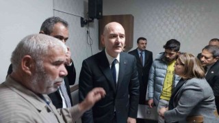 Bakan Soylu ve Bakan Özerden saldırıda ölen öğretmenin ailesine taziye ziyareti