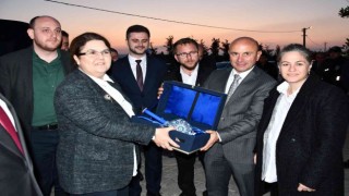 Bakan Yanık, Altınovada gençlerle buluştu