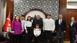 Balıkesir Valisi Hasan Şıldak, Çocuk Hakları Komitesini kabul etti
