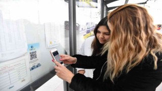 Balıkesirde durak ve otobüslerde beklemek boş zaman olmaktan çıkıyor