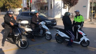 Bandırmada motosiklet sürücülerine denetim yapıldı