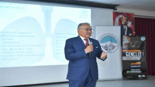 Başkan Büyükkılıç, Yeşilhisarda muhtarlara yönelik düzenlenen eğitim seminerine katıldı