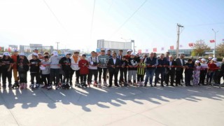 Başkan Çelik gençler için yapılan parkı gençlerle birlikte açtı