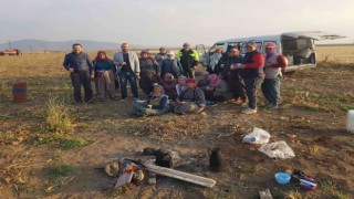 Başkan Erden soğan tarlasında çalışan kadınların sorunlarını dinledi