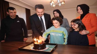 Başkandan Emire doğum günü sürprizi