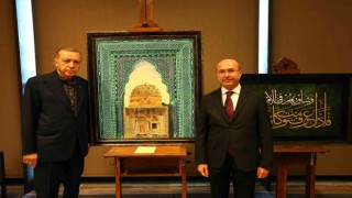 Başkanı Pekyatırmacıdan Başkan Erdoğana eser takdimi