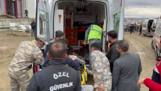Batmanda, Gültepe Mahallesinde inşaat çalışmaları devam eden Esentepe Külliyesinin iskelesi çöktü, çok sayıda yaralı var.