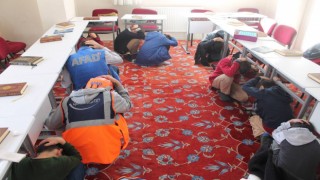 Bayburtta Kuran kurslarında çök- kapan- tutun ve tahliye tatbikatı gerçekleştirildi