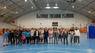 Bayburtta öğretmenler arası voleybol turnuvası düzenlendi