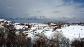 Bayburtun yüksek kesimlerinde kar yağışı etkili oluyor