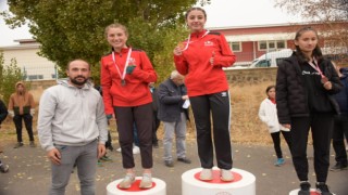 Belediye kros takımı Karsı başarıyla temsil etti
