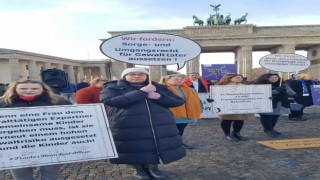 Berlinde kadına karşı şiddet protesto edildi