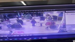 Beşiktaşta ünlü AVMde hırsızlık: Turistin çantasındaki bin 200 doları çaldılar