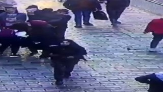 Beyoğluna bombayı bırakan kadın teröristin kaçma anı kameraya yansıdı