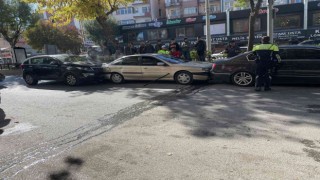 Bilecikte 4 aracın karıştığı zincirleme trafik kazası
