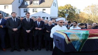 “Bilge Ana” Mevlüde Genç, kundaklanan evinin önünden son yolculuğuna uğurlandı