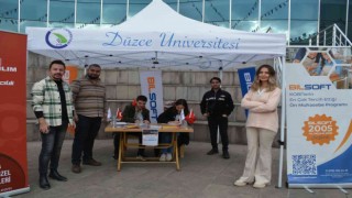 Bilişim sektörünün başarılı temsilcileri DevFestte öğrencilerle buluştu