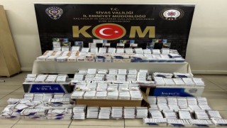 Bir şahsa ait iş yerinde ve araç yapılan aramada bol miktarda kaçak tütün ele geçirildi