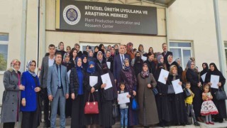 Bitkisel üretim uygulama ve araştırma merkezinde çiftçilere eğitim verildi