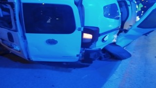 Bitliste yolcu otobüsüne otomobil arkadan çarptı: 3 yaralı