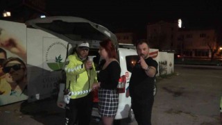 Böyle geri manevra görülmedi...Polislerden arka arkaya özür diledi