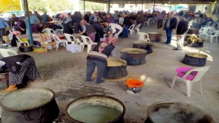 Buharkentte asırlık keşkek hayrı ve yağmur duasına binlerce kişi katıldı