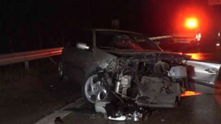 Bursada bariyerlere vuran otomobile arkadan gelen TIR çarptı: 1i ağır 2 yaralı