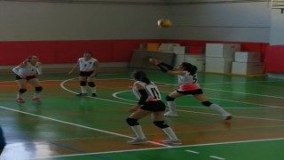 Büyükşehir Belediyesi voleybol takımı haftayı 3 puanla kapattı
