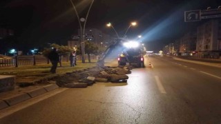Büyükşehirden yol genişletme ve şerit düzenleme çalışması