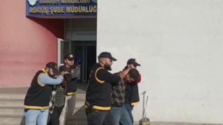Çaldıkları otomobille gezerken yakalanan 3 kişi tutuklandı