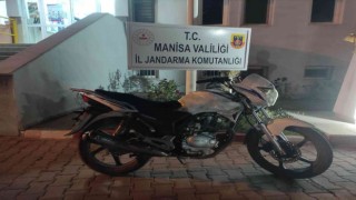 Çalınan motosiklet jandarma tarafından bulunarak sahibine teslim edildi