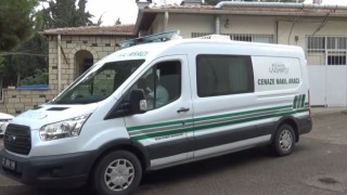 Çatıyı temizlerken beton zemine çakıldı